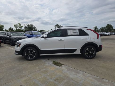New 2026 Kia Niro EX FWD image 5