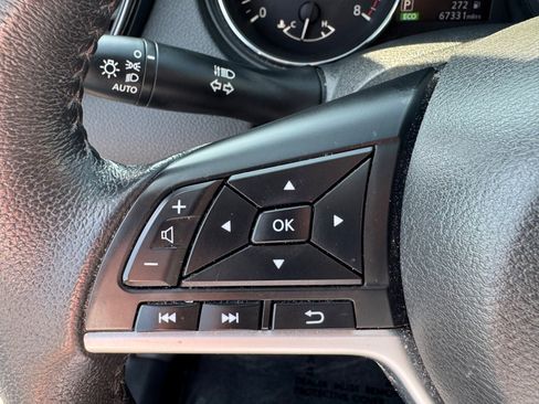 Used 2019 Nissan Rogue SV image 19