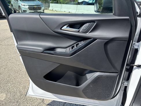 Used 2025 Chevrolet Equinox LT FWD image 18