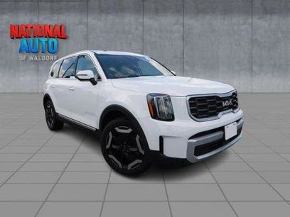 Used 2023 Kia Telluride S w/ S Sunroof Package