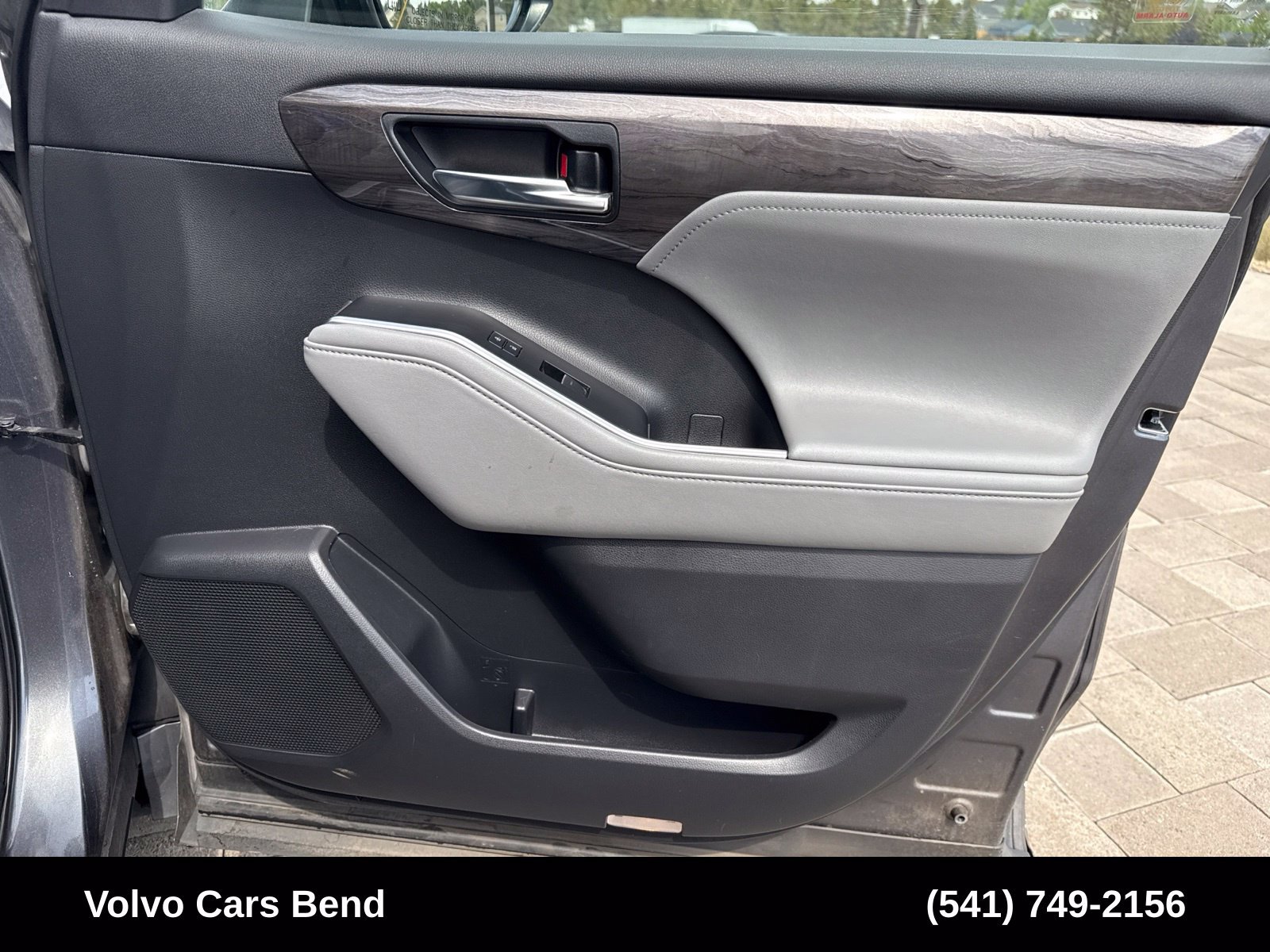 Used 2020 Toyota Highlander Platinum AWD/4WD image 24