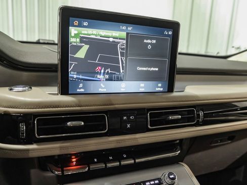 Used 2022 Lincoln Aviator 2WD image 26