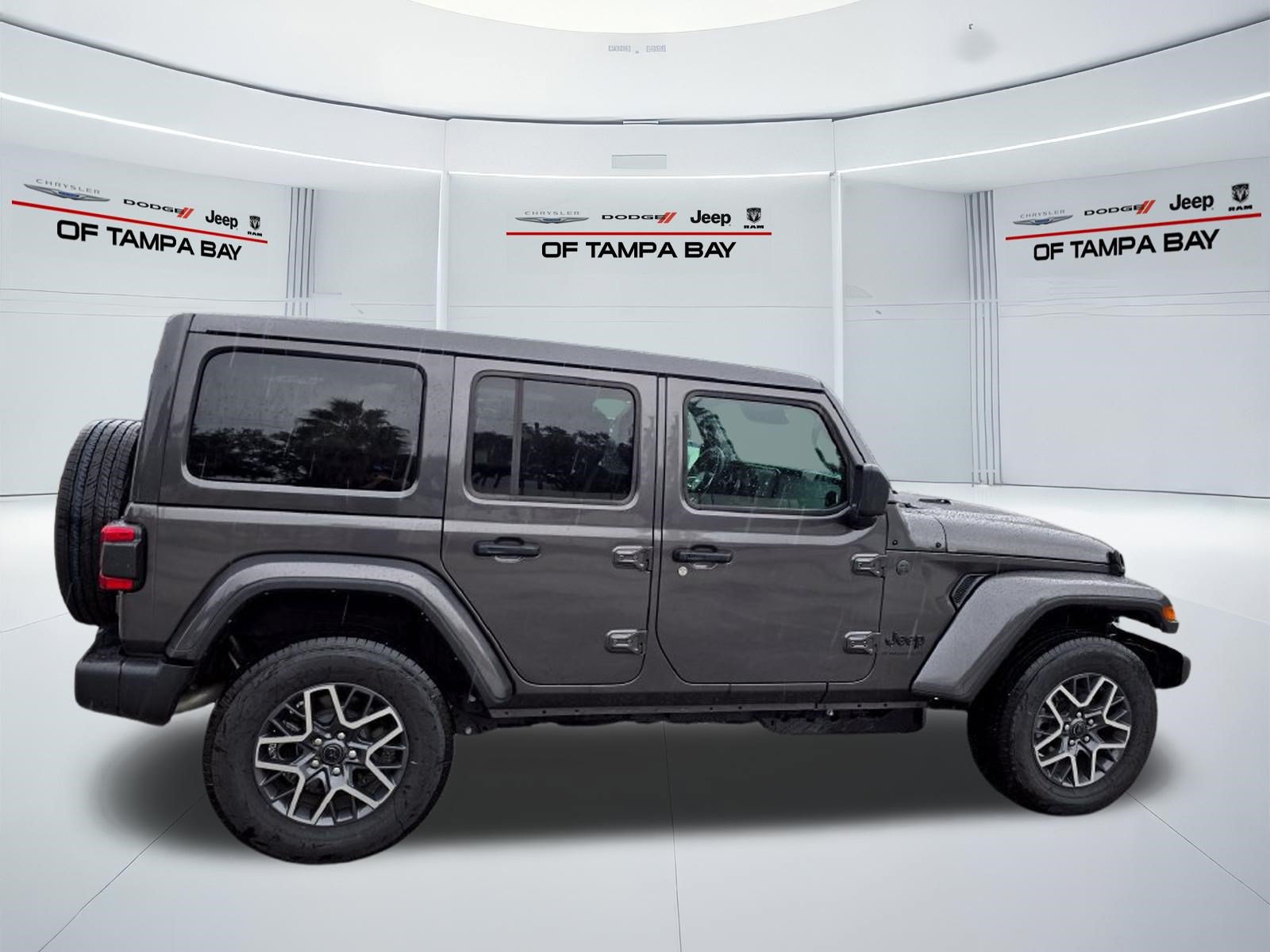 Used 2026 Jeep Wrangler Unlimited Sahara AWD/4WD image 8