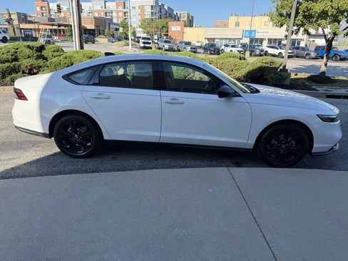 New 2025 Honda Accord SE image 4