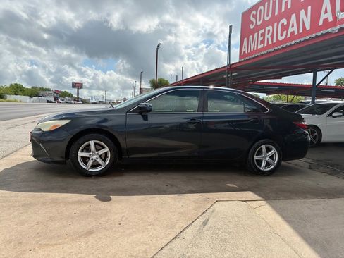 Used 2015 Toyota Camry LE FWD image 22