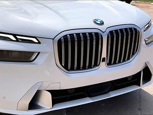 Used 2023 BMW X7 xDrive40i w/ Executive Package AWD/4WD image 27