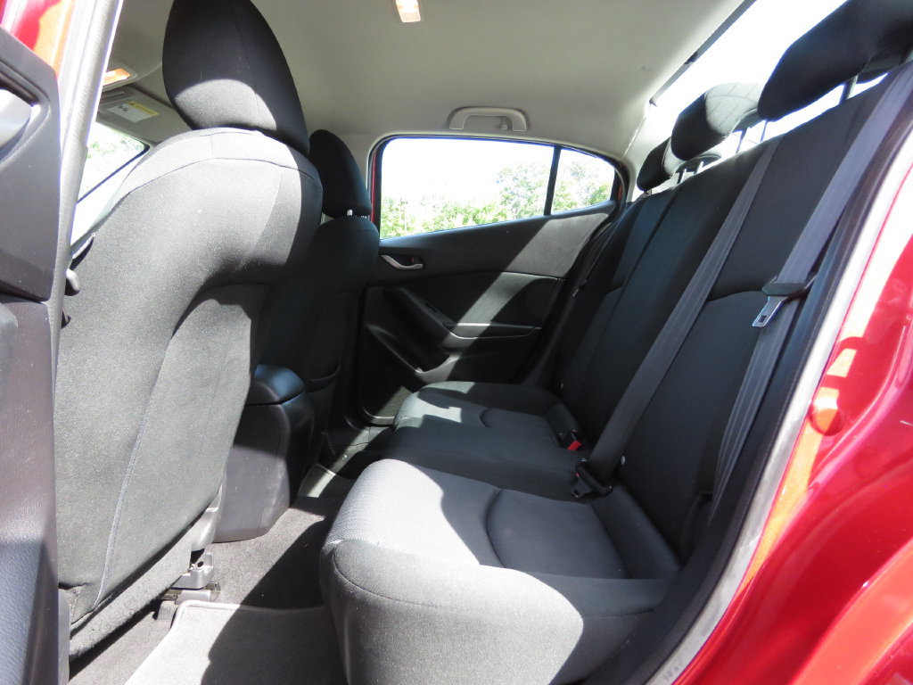 Used 2015 MAZDA MAZDA3 i Sport FWD image 19