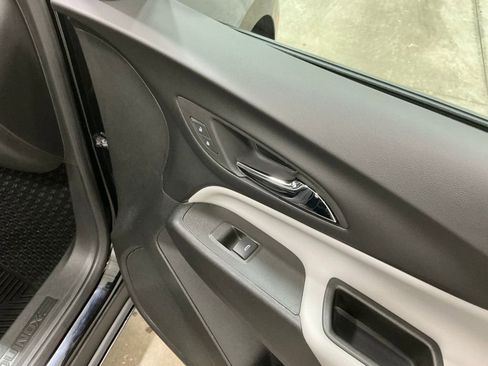 Used 2023 Chevrolet Equinox LT FWD image 33