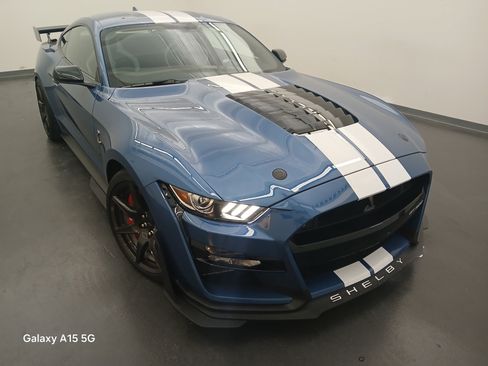 Used 2020 Ford Mustang Shelby GT500 w/ Carbon Fiber Track Pack image 17