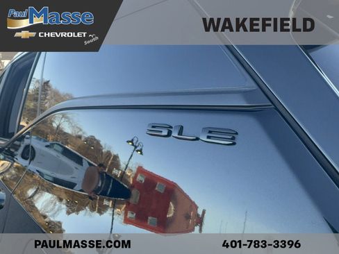 Used 2023 GMC Terrain SLE w/ Driver Convenience Package image 11