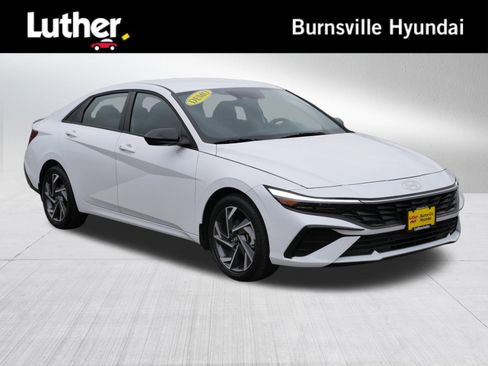Certified 2025 Hyundai Elantra Sport image 1