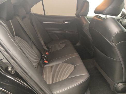 Used 2022 Toyota Camry SE FWD image 19