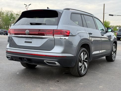 Used 2025 Volkswagen Atlas SE AWD/4WD image 8