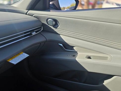 New 2026 Hyundai Elantra SEL Sport image 23