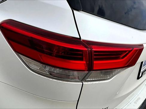 Used 2019 Toyota Highlander Limited AWD/4WD image 23