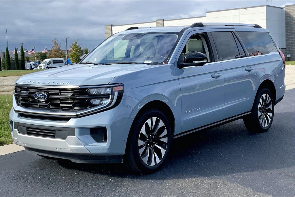 Used 2025 Ford Expedition Max Platinum w/ Driver's Package AWD/4WD image 5