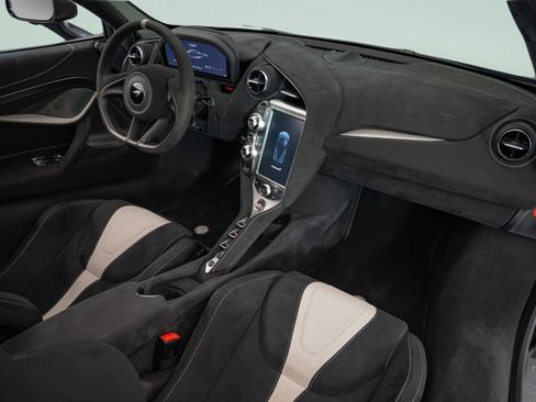 Used 2021 McLaren 720S RWD image 10