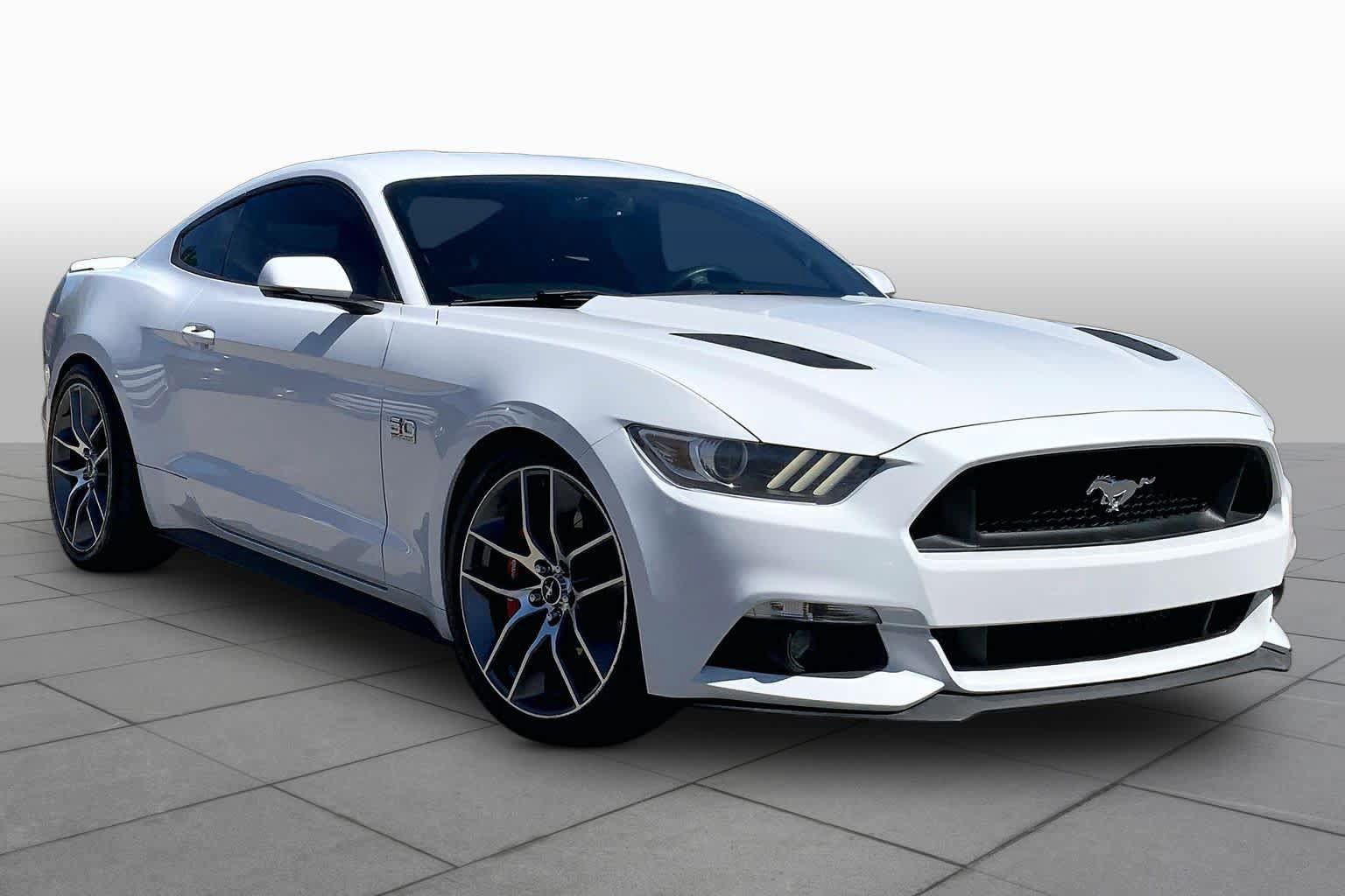 Used 2015 Ford Mustang GT Premium RWD image 3