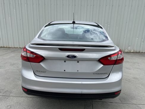 Used 2012 Ford Focus Titanium FWD image 4