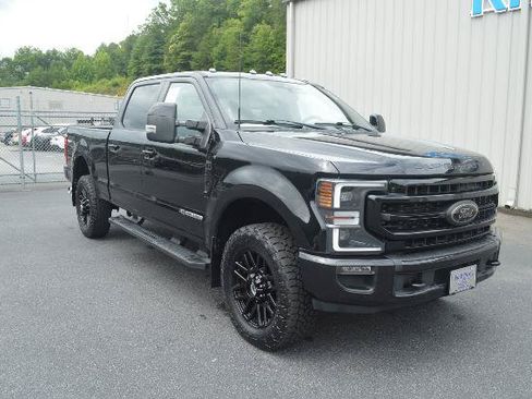 Certified 2022 Ford F250 Lariat w/ Black Appearance Package AWD/4WD image 4