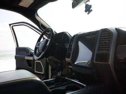 Used 2020 Ford F250 Platinum w/ FX4 Off-Road Package image 26