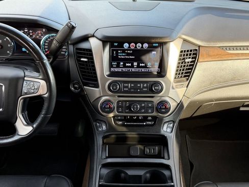 Used 2018 GMC Yukon Denali AWD/4WD image 16