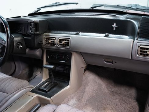 Used 1993 Ford Mustang LX RWD image 40
