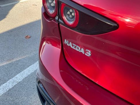 Used 2019 MAZDA MAZDA3 Hatchback FWD image 10