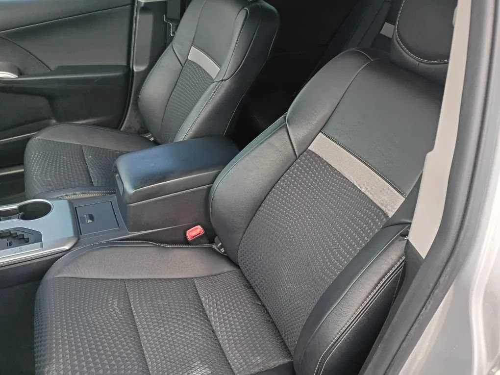 Used 2014 Toyota Camry SE FWD image 9