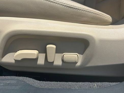 Used 2018 Subaru Outback 2.5i Limited AWD/4WD image 15