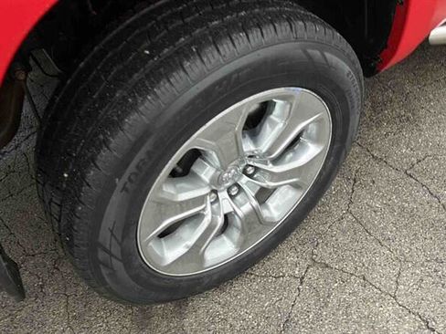 Used 2021 RAM 1500 Big Horn image 9