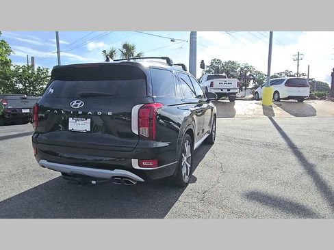 Used 2022 Hyundai Palisade Limited w/ Winter Package FWD image 34