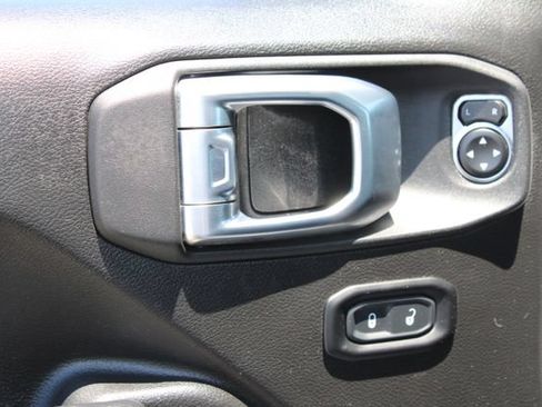 Used 2023 Jeep Wrangler Unlimited AWD/4WD image 13