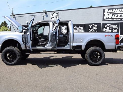 Used 2023 Ford F350 Platinum w/ FX4 Off-Road Package AWD/4WD image 35