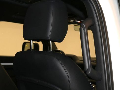 Used 2024 Land Rover Defender 110 S AWD/4WD image 79