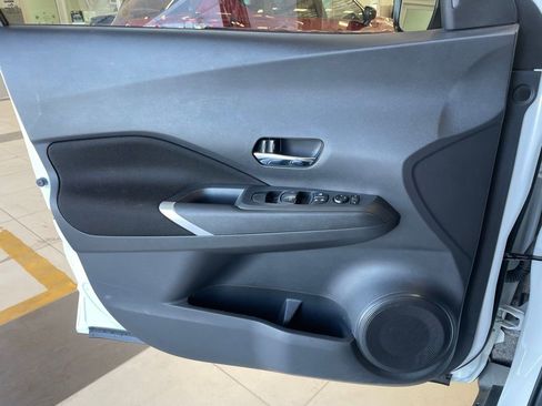 Used 2024 Nissan Kicks SV image 9