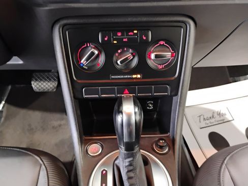 Used 2013 Volkswagen Beetle 2.5 image 25