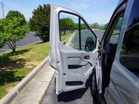 Used 2019 Ford Transit 350 XLT RWD image 24
