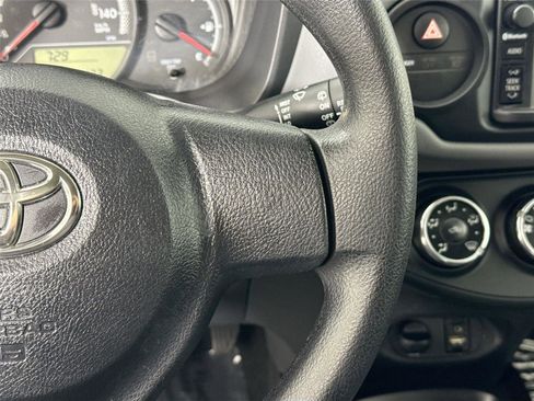 Used 2015 Toyota Yaris L image 17