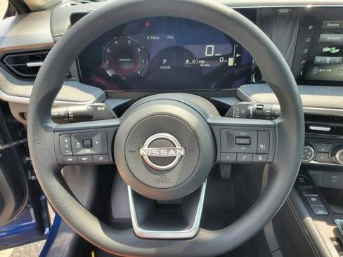 Used 2025 Nissan Kicks SV w/ SV Premium Package AWD/4WD image 14