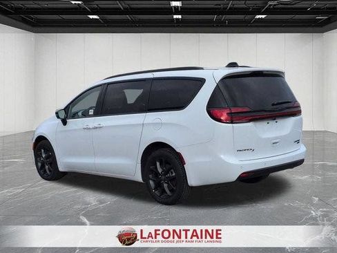 New 2026 Chrysler Pacifica Limited w/ S Appearance Package AWD/4WD image 3