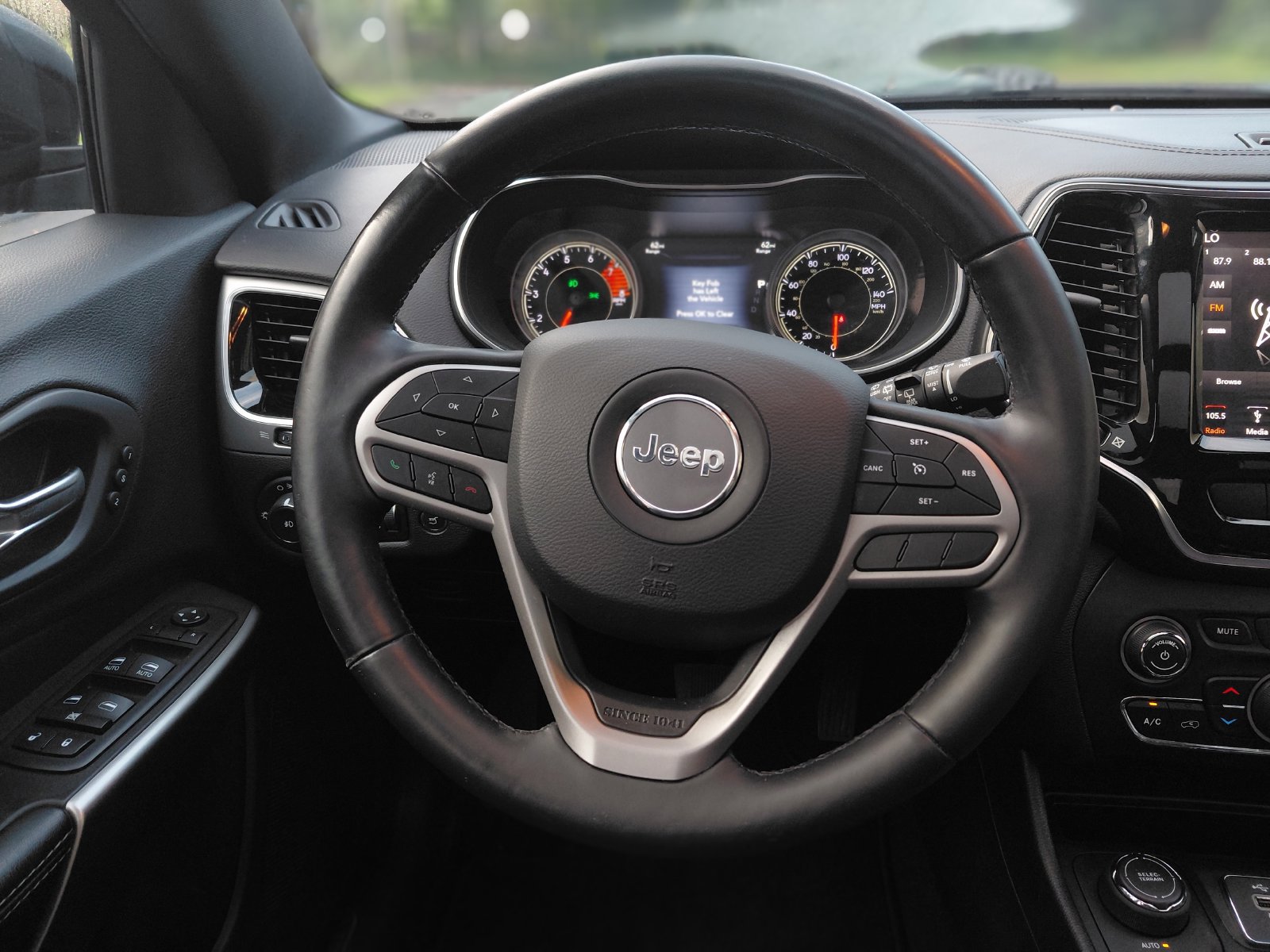 Used 2019 Jeep Cherokee High Altitude AWD/4WD image 4