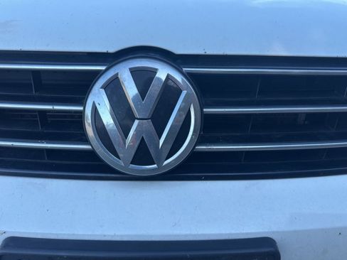 Used 2015 Volkswagen Jetta SE image 3