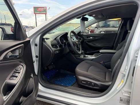Used 2018 Chevrolet Malibu LT image 4
