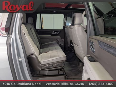 Used 2023 GMC Yukon XL SLT w/ SLT Premium Package image 10