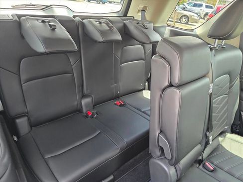 Used 2024 Nissan Pathfinder Platinum w/ Cargo Package AWD/4WD image 15