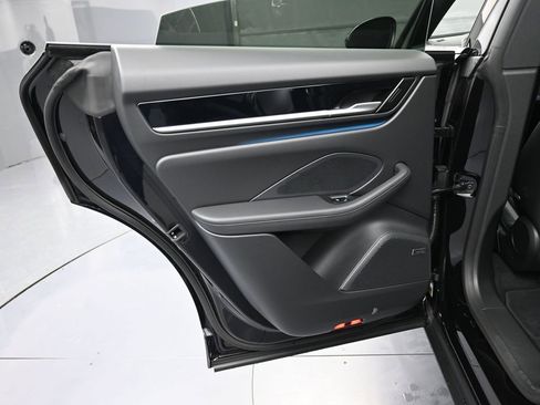 New 2026 Porsche Macan 4 Electric AWD/4WD image 22