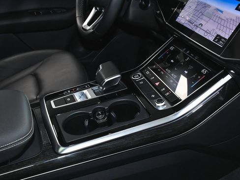 Used 2025 Audi Q7 3.0T Premium w/ Convenience Package image 85