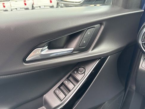 Used 2025 Chevrolet Equinox LT image 19