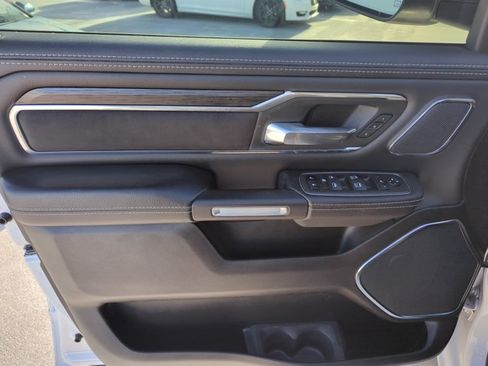 Used 2024 RAM 1500 Laramie AWD/4WD image 11